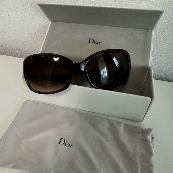Dior  sunglasses - Picture 5 of 6